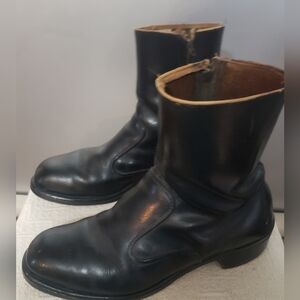 MENS VIBRAM IRON AGE STEEL TOE BLACK LEATHER BOOTS. APPROX. 12¼ L